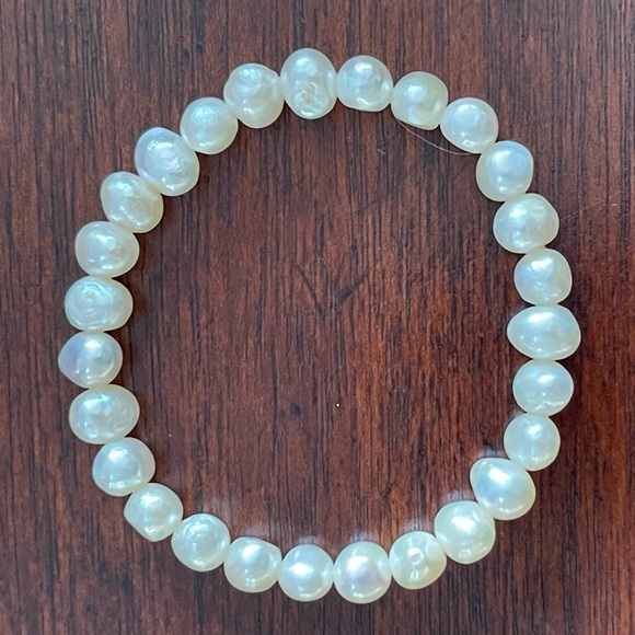 Cultured freshwater creamy white pearl stretchy bracelet bangle - Picture 4 of 4